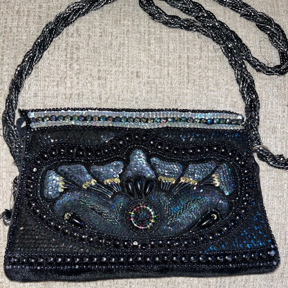 Beaded vintage bag.  Silk sides & velvet bottom.